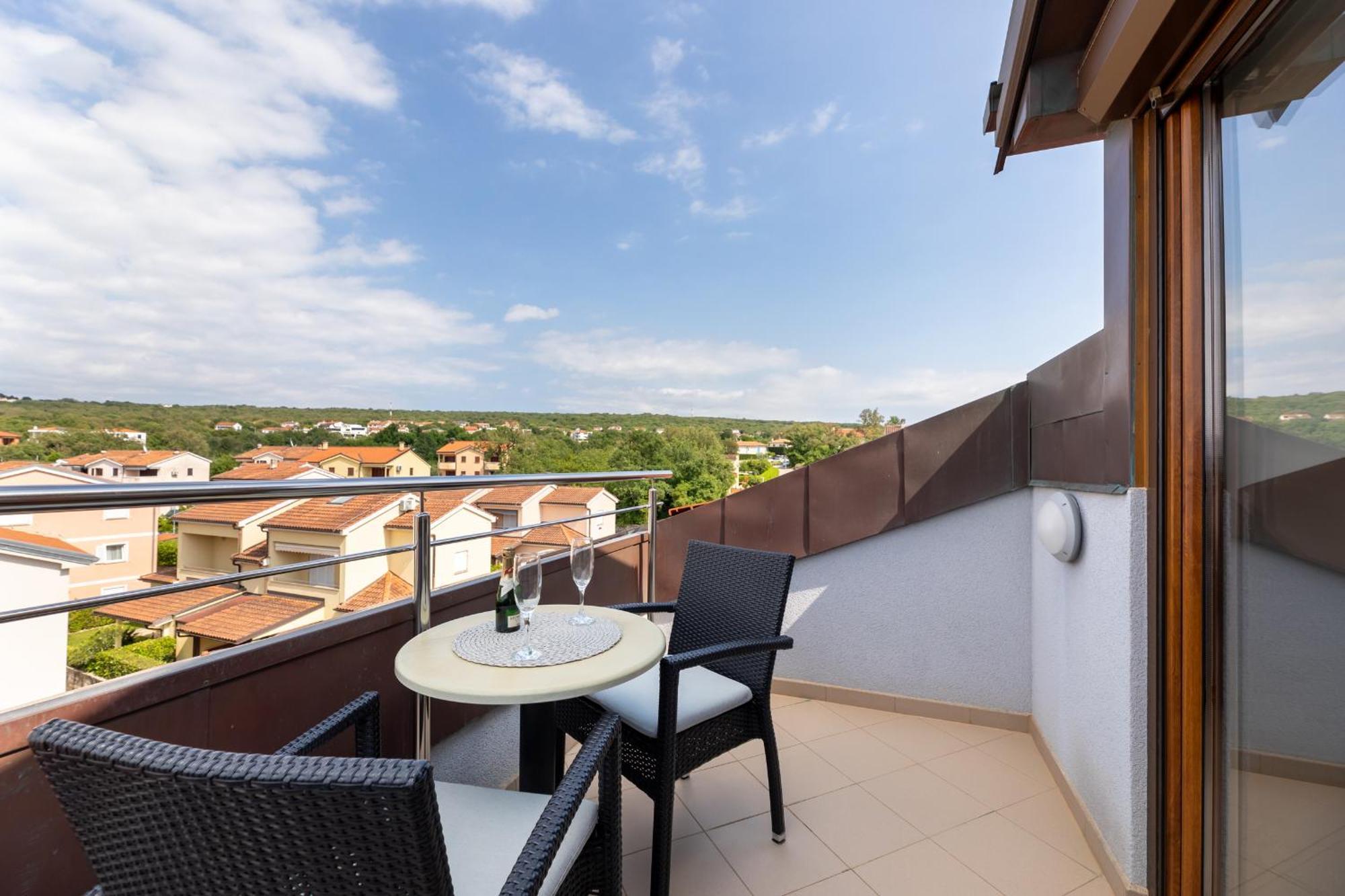 Apartments Kvarner Малинська Екстер'єр фото